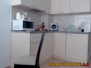 Bata malaking suso inosente 18 tinedyer may pigtails squirts sa kamera sa www&period;chaturbate&period;la