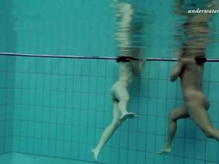 Nina e zlata oduvanchik debaixo de água lésbicas: grátis adulto filme e3 | xhamster